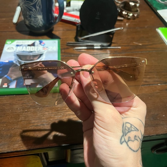 Prada Spr68t Sunglasses - Picture 5 of 6